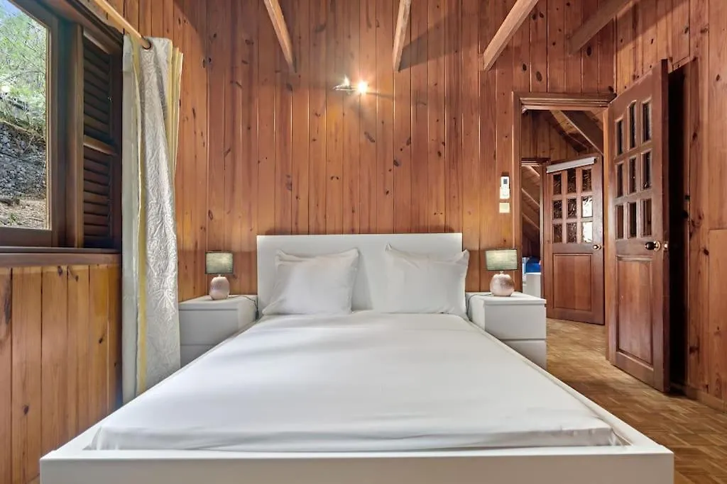 Villa Chalet Flambwayan, Quiet, Peaceful And Well Located Les Anses-d'Arlets